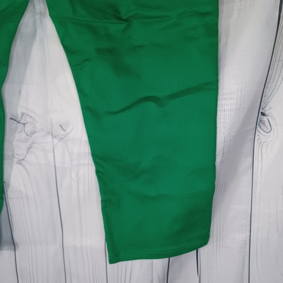 Liz Claiborne Sara Mid-Rise Crop Pants - Picture 12 of 14